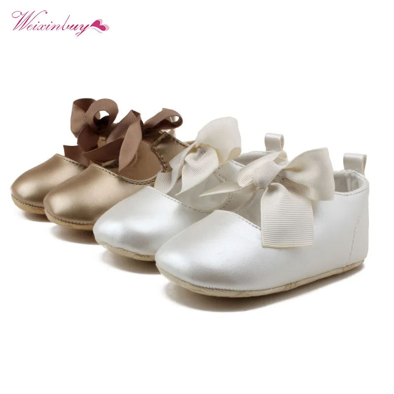 Модная обувь из мягкой искусственной кожи с бантиком для маленьких девочек; Детские кроссовки принцессы для малышей 0-18 месяцев