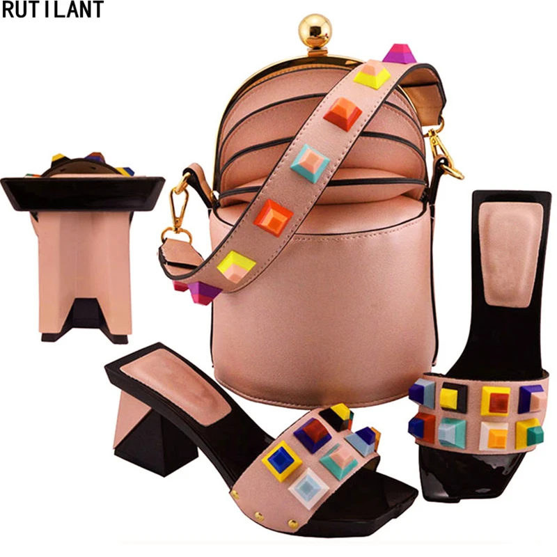 

Ladies Italian Shoes and Bag Set Decorated with Rivet Sales In Women Matching Shoes and Bag Set for Wedding Slip on Party Pumps