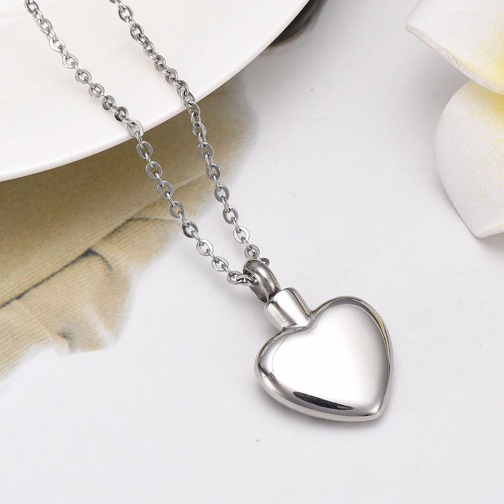 Heart-Shaped Necklace Image 3
