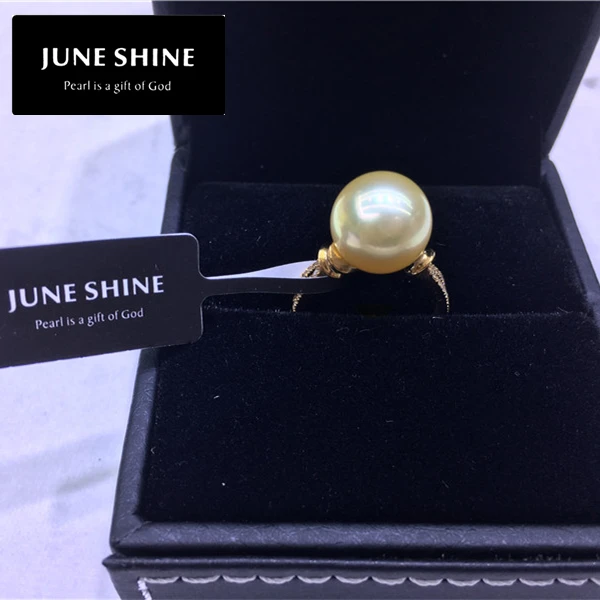 

R002 southsea pearl ring , real pearls rings .