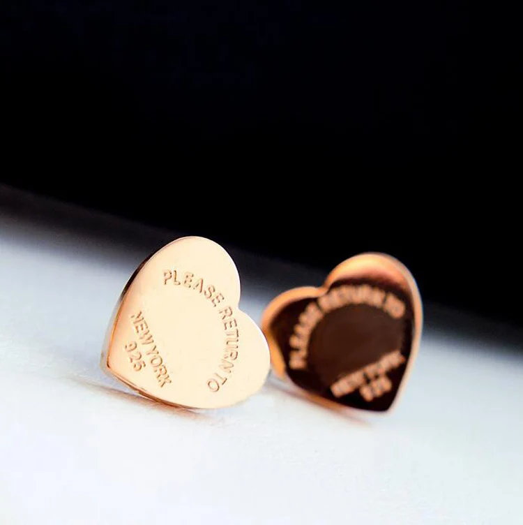 

High Quality Titanium Steel Heart Logo Earrings Ms. Simple Heart-Shaped Stud Earrings Love Earrings 3 Colors T Jewelry