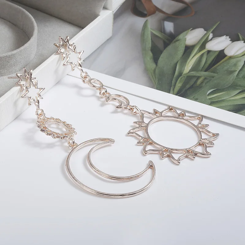 Korean Version Of The 2019 Fashion New Earrings Simple Sun God Moon God Asymmetric Exaggeration