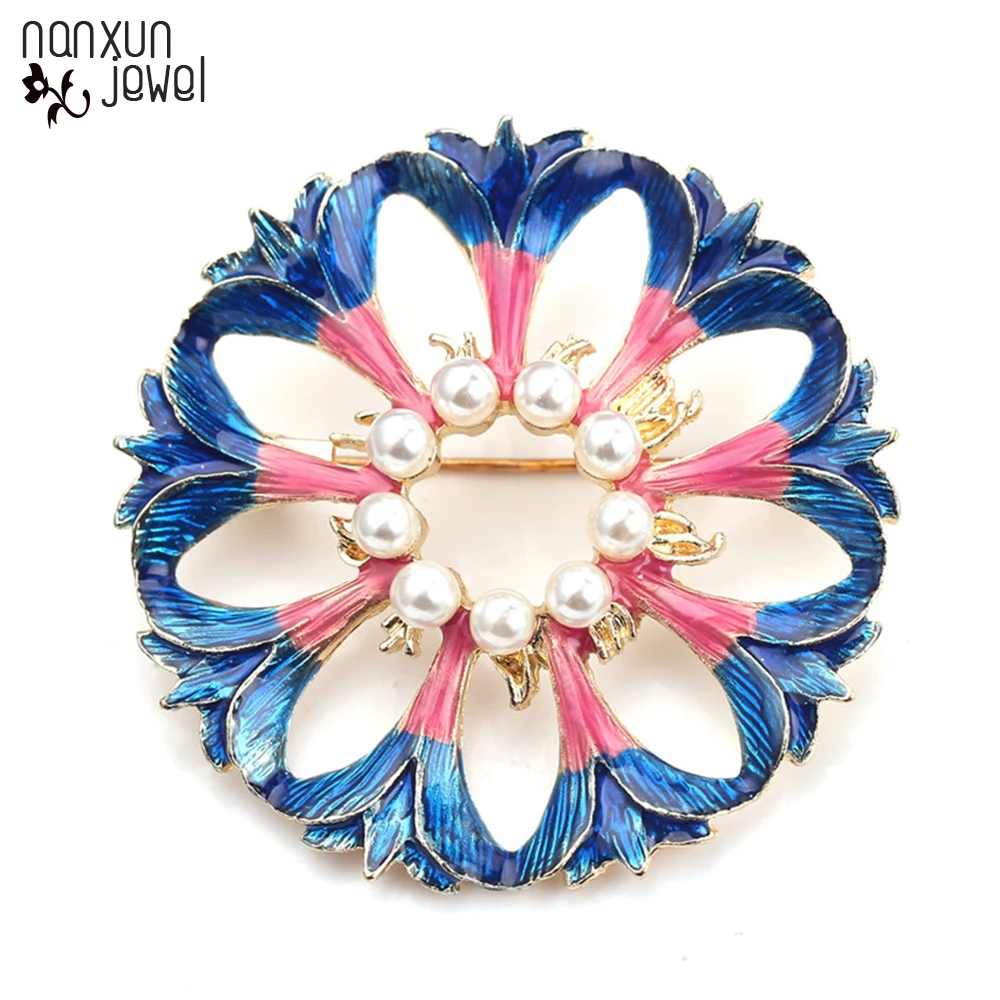 

Gorgeous Enamel Simulated Pearl Delicate Flower Wreath Brooch Fashion Elegant Lapel Pin Jewelry Pin for Women Girls Accessories