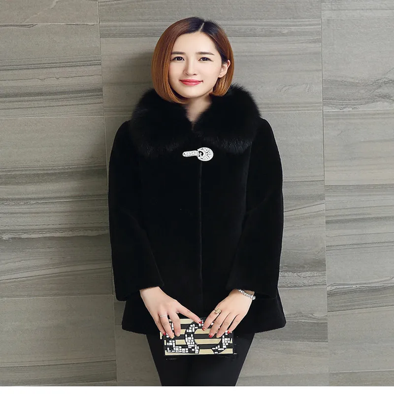 

Anti-season 2018 autumn and winter new fashion sheep sheared coat female long section fox fur collar lamb fur grass coat