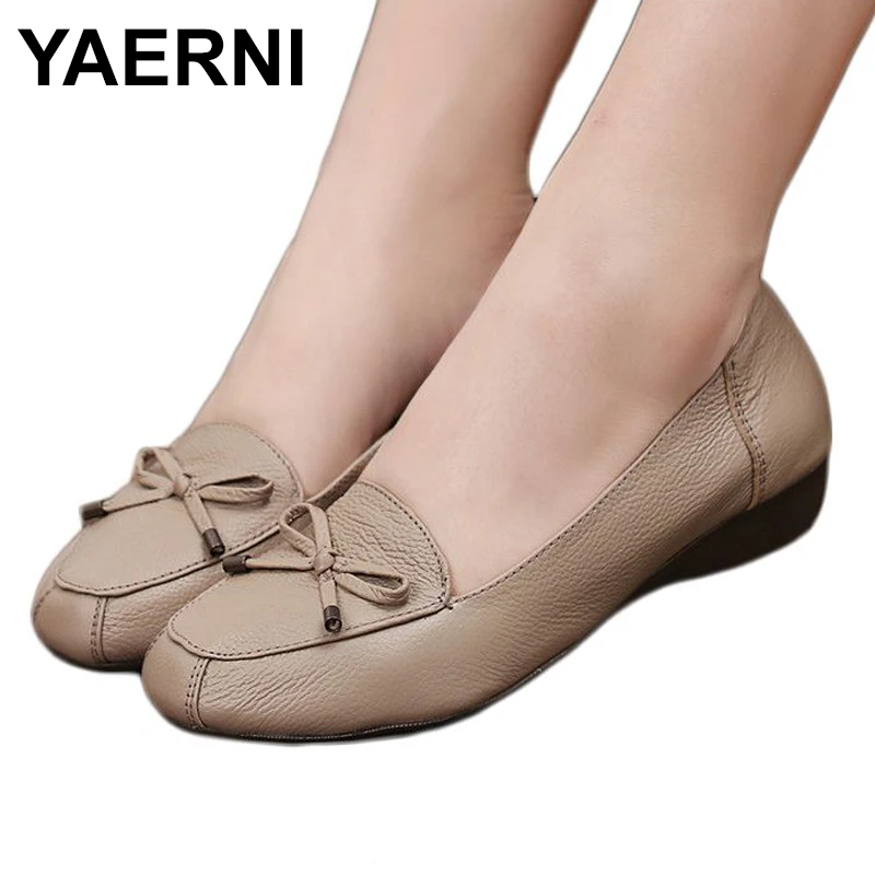 YAERNI Spring Mother fashion shoes leather Soft bottom comfortable flat shoes women large size shoes 35 40 41 Ladies shoes YAERNI Spring Mother fashion shoes leather Soft bottom comfortable flat shoes women large size shoes 35 40 41 Ladies shoes