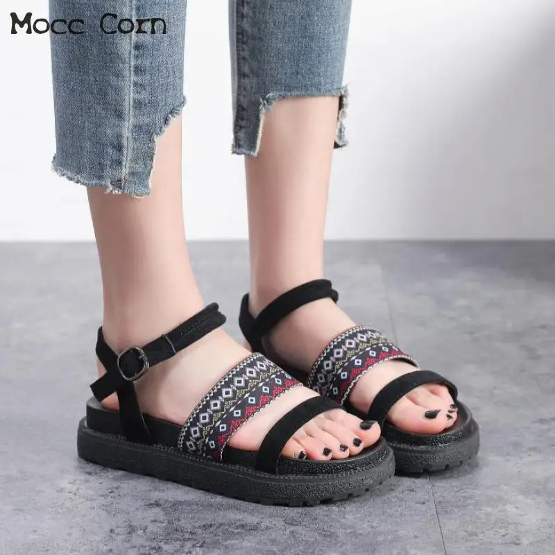 الصيف الصنادل المرأة حذاء مسطح زقزقة تو Sandalias حجم كبير صندل بتصميم روماني امرأة حذاء كاجوال جديد شبشب زحاف للسيدات الأحذية الصيف الصنادل المرأة حذاء مسطح زقزقة تو Sandalias حجم كبير صندل بتصميم روماني امرأة حذاء كاجوال جديد شبشب زحاف للسيدات الأحذية