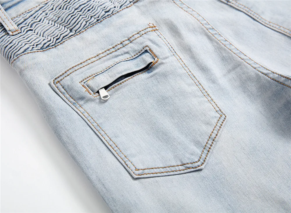 4238478419_1518810607