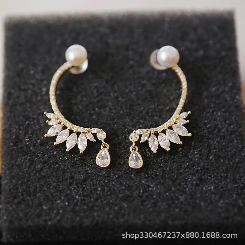 

New Wonderful White Pearl Leaves Shape Rhinestone 14KGF High Quality Party Stud Earrings For Girls