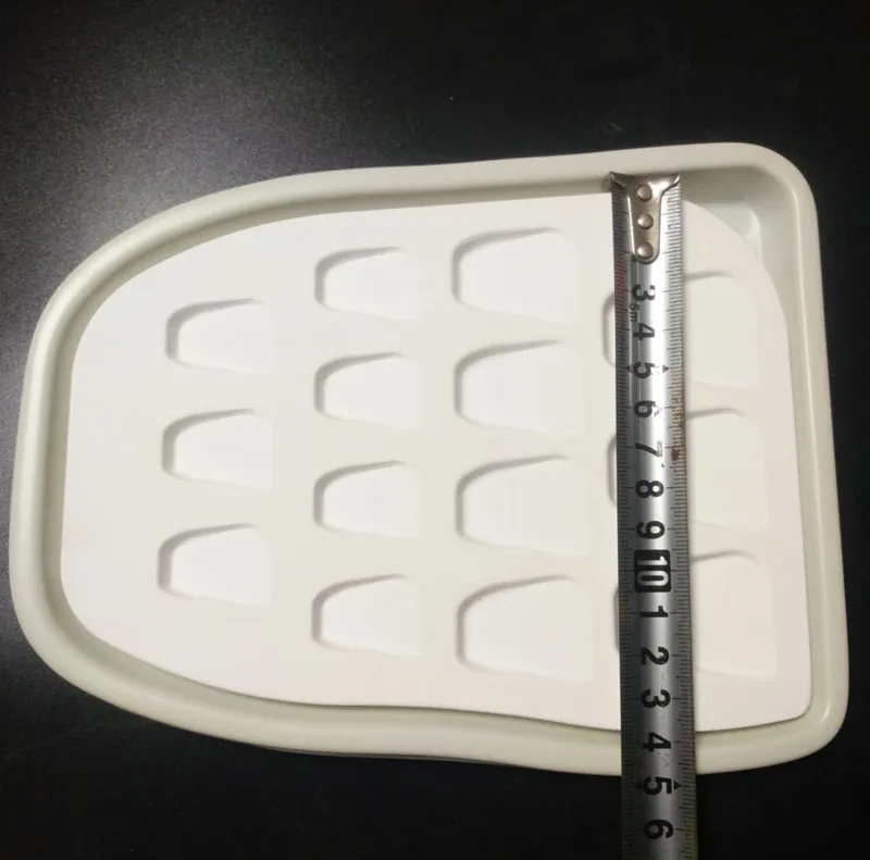 1pc-Dental-lab-material-tooth-shape-microporous-porcelain-Watering-Plate-mixing-plate-stain-powder-mixing-tool (1)