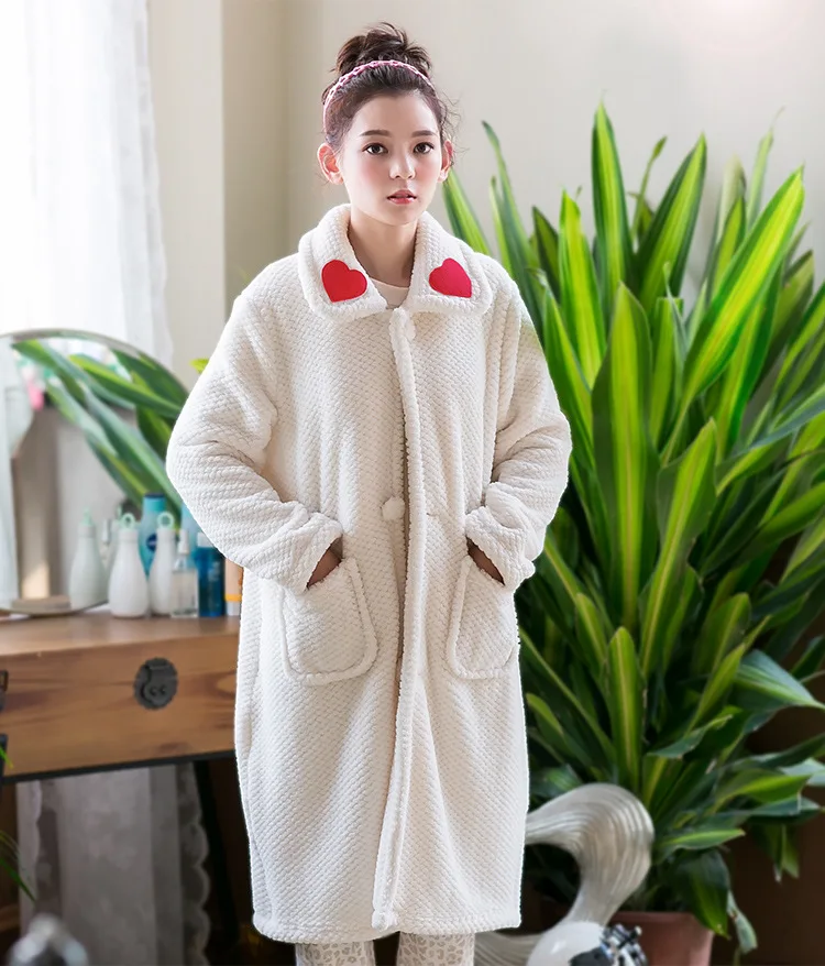 Winter new flannel robe hand-embroidered heart warm home wear one-piece bathrobe M-XL | Женская одежда