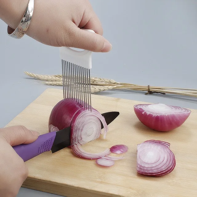 

Shrendders & Slicers Tomato Onion Vegetables Slicer Cutting Aid Holder Guide Slicing Cutter Safe Fork