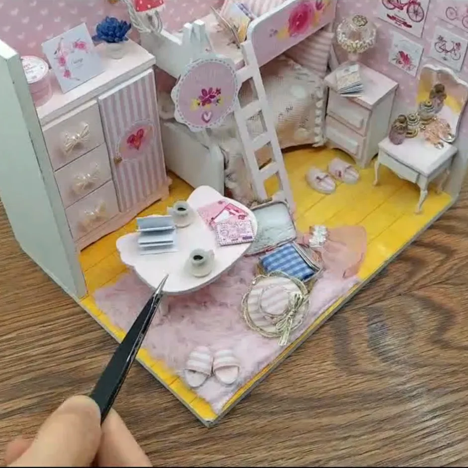 

iiE CREATE 2018 New DIY 3D Wooden Girl hello kitty Doll house miniature with LED+Furniture+cover Room for children Lover