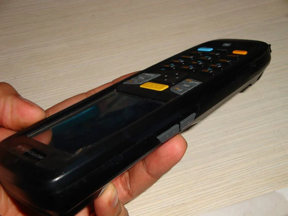 001 Motorola MC2180 2.8 Touch Mobile Computer     10