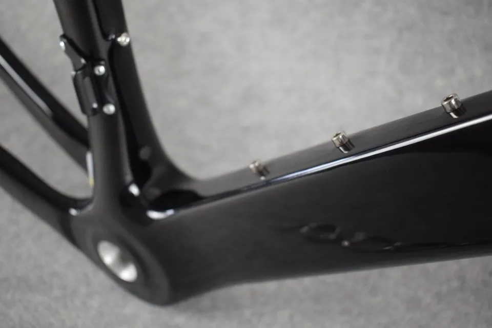 Flash Deal 2018 CARROWTER A1 carbon road bike frame aero road full carbon fiber bicycle frameset Internal Cable Routing UD glossy BB68 14 Flash Deal 2018 CARROWTER A1 carbon road bike frame aero road full carbon fiber bicycle frameset Internal Cable Routing UD glossy BB68 14