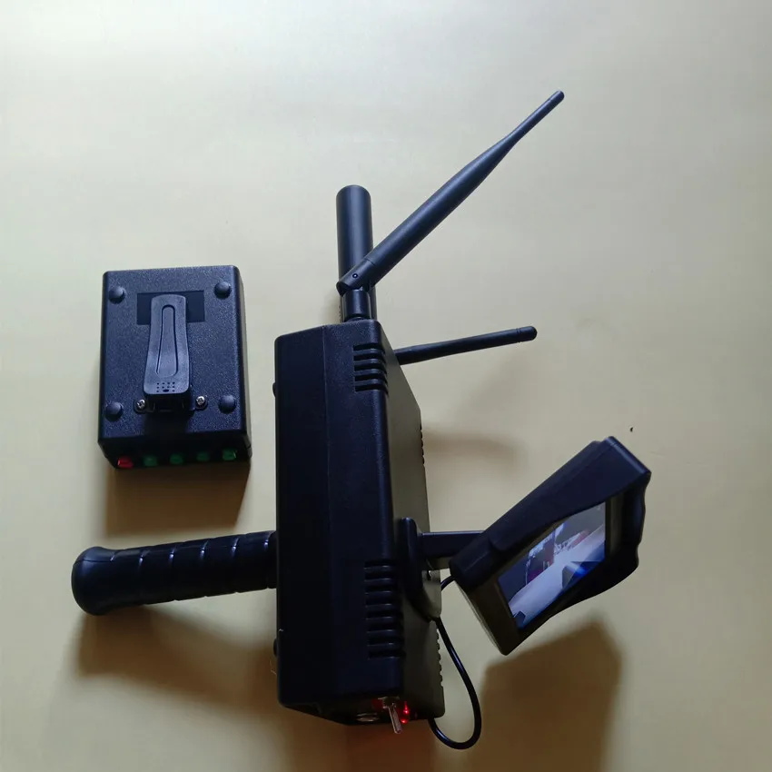 

AKS three-antenna locator with induction lamp for locating and searching targets