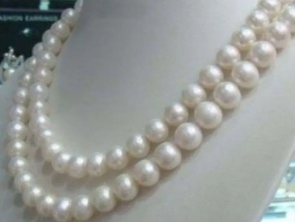 

Free shipping >>>>>>8-9mm White Akoya Cultured Pearl Necklace 32" AA000121