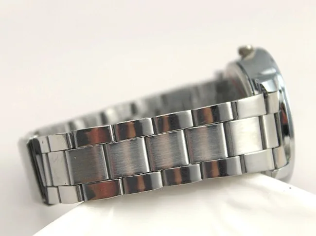 Модный бренд Уникальный кварц металлический Сталь лентой Спортивные наручные часы мужские Мальчик проигрывателя цифровой циферблат