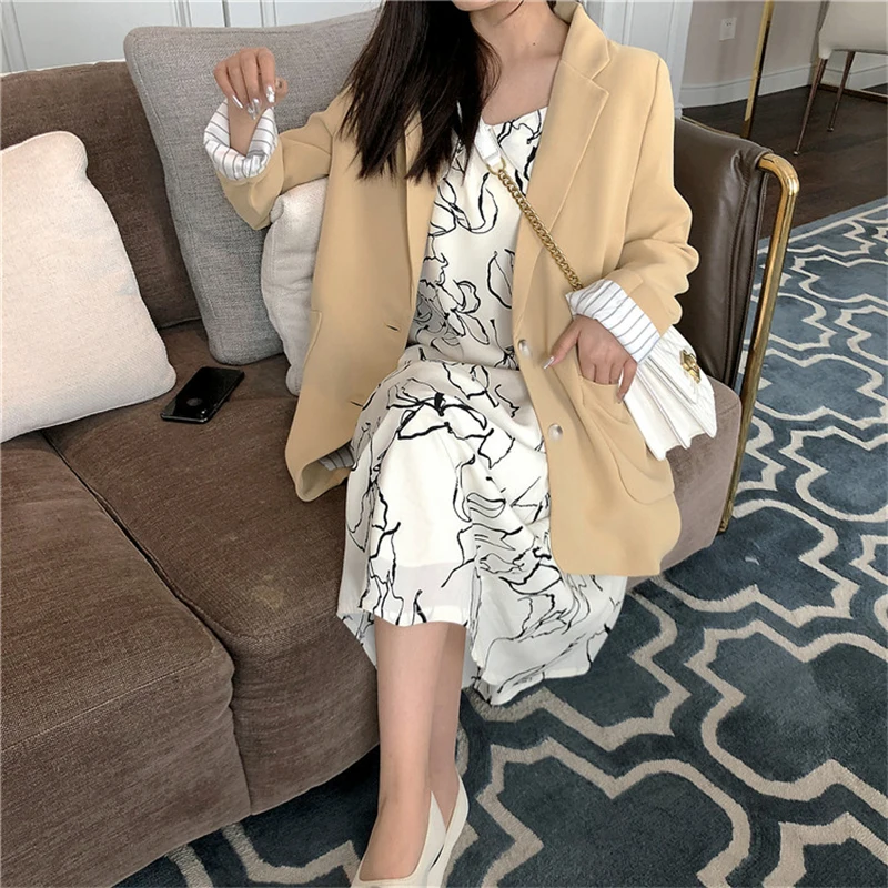 

Vintage Women Blazers and Jackets Notched Neck Loose Women's Jacket Front Buttons Female Jacket Full Sleeve blazer feminino