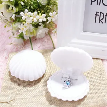 

DoreenBeads Plastic Jewelry Box Ring Earring Boxes Multicolor Stripe Pattern Shell Shaped Velvet Surface 5.9x5.1cm, 1 Piece