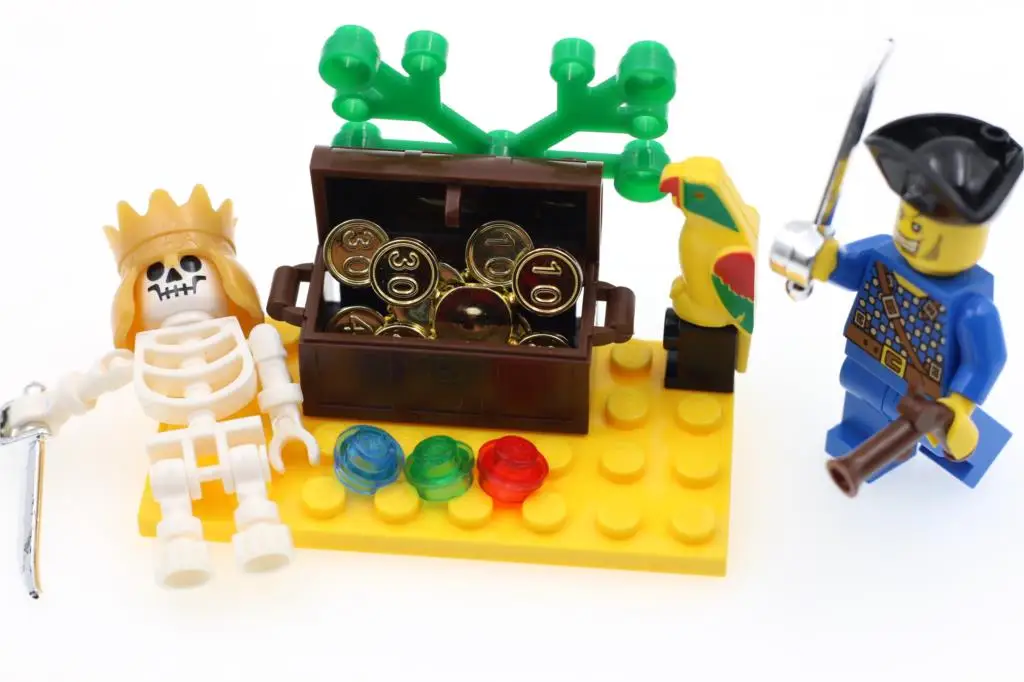 312 27P Pirate Treasure Caribbean Constructor Model Kit Blocks Compatible LEGO Bricks Toys for Boys Girls Children Modeling 312 27P Pirate Treasure Caribbean Constructor Model Kit Blocks Compatible LEGO Bricks Toys for Boys Girls Children Modeling