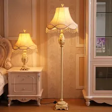 Qiseyuncai Европейский стиль гостиная торшер современный креативный пасторальный простота Мода кабинет спальня прикроватная настольная лампа