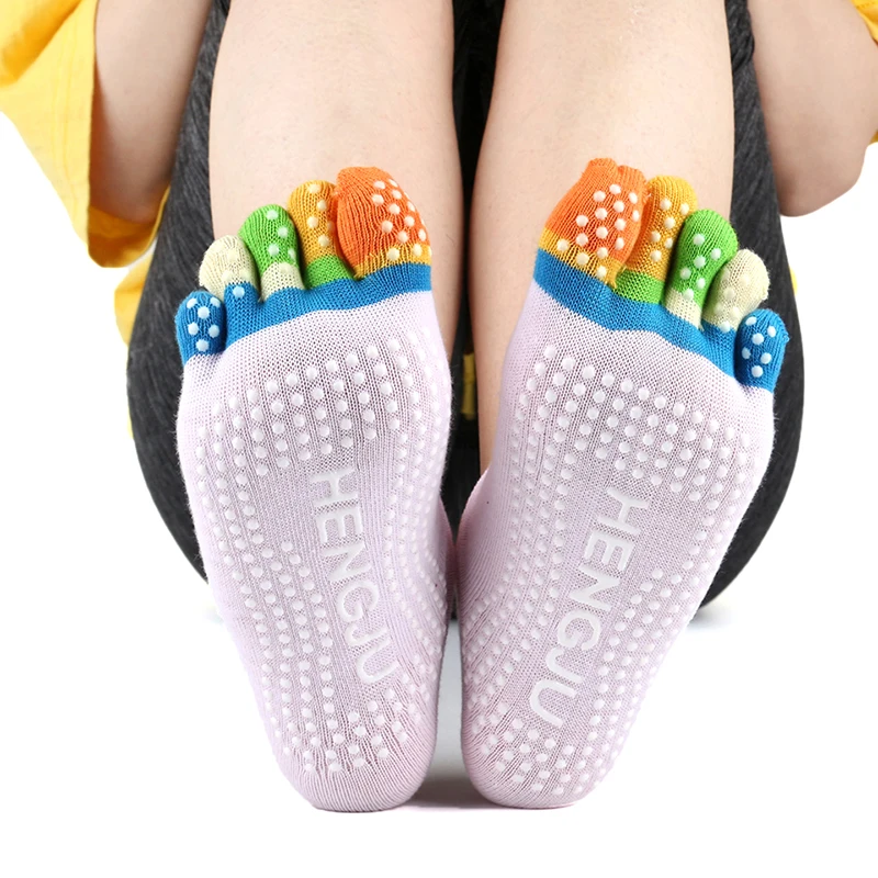 

Women Sports Yoga Socks Silicone dots Non-slip Pilates Five Fingers Silicone 5 Toe Sock Ballet Gym Fitness Winter Grip Socks