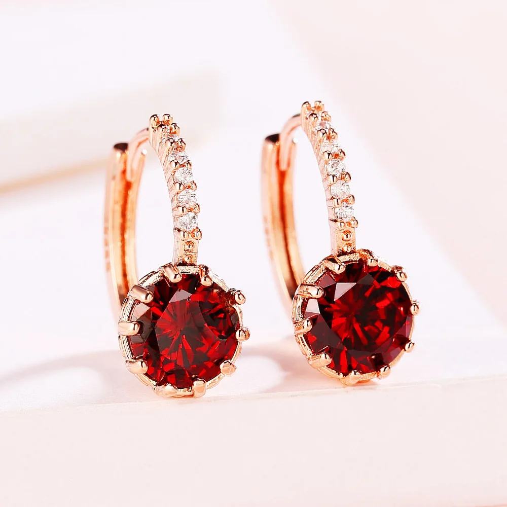 

Korean Version Of The New Round Super Flash Crystal Stud Earrings Simple Temperament Earrings Wild Classic Earrings Wholesale