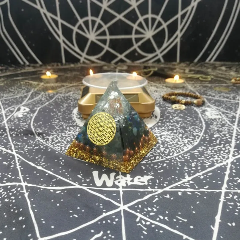 Рисунок 5 - Orgonite пирамиды 7 Чакра Разиэль