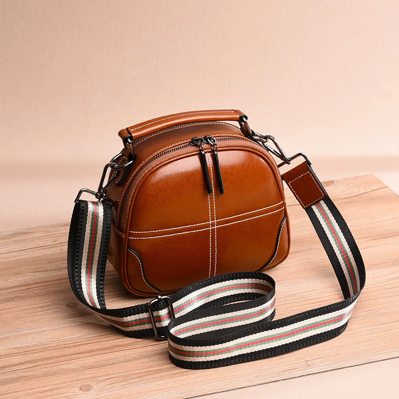 

Fashion leather 2019 new Joker portable European and American first layer leather shoulder bag