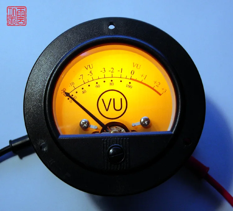 Круглая черная указка в стиле ретро с циферблатом измеритель уровня VU Meter желтая
