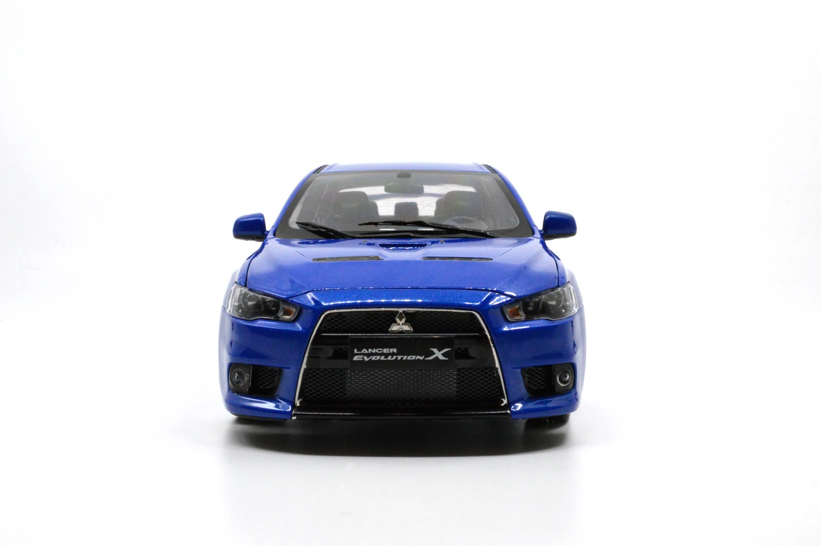 Модель Paudi 1/18 1:18 Масштаб Mitsubishi Lancer EVO X Синий литой модельный автомобиль двери открытый руль слева