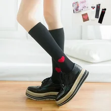 Новое поступление Осенняя мода принт Красное Сердце Длинные хлопковые носки сексуальные женские ниже колена высокие носки теплые чулки