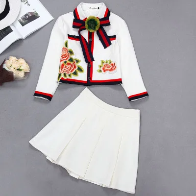 Подиум дизайнер для женщин весна осень британский комплект одежды Цветочная вышивка Аппликации Лук Пальто Топы и плиссированные юбки CC013