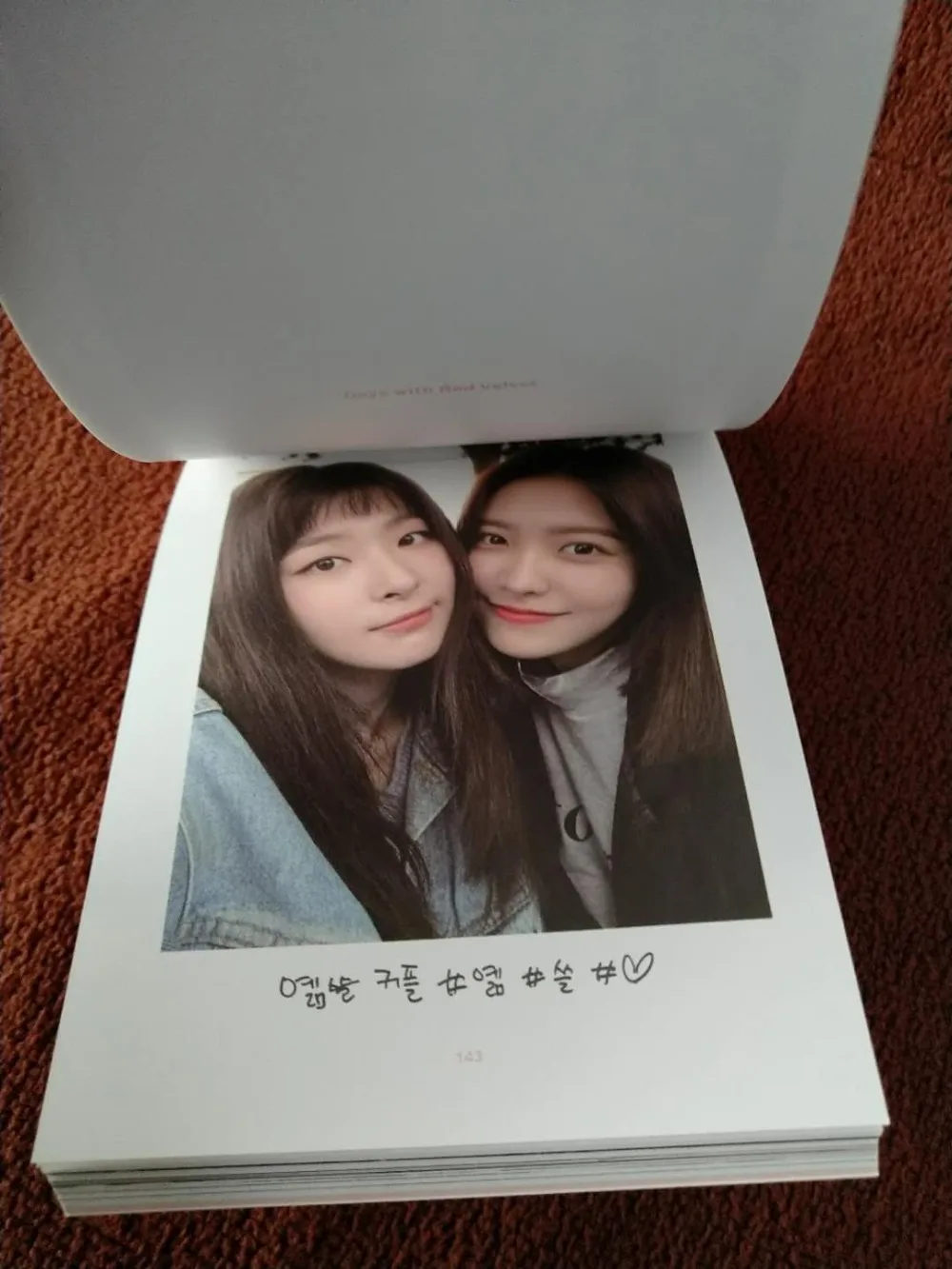 RED VELVET   SELFIE BOOK RED VELVET 5