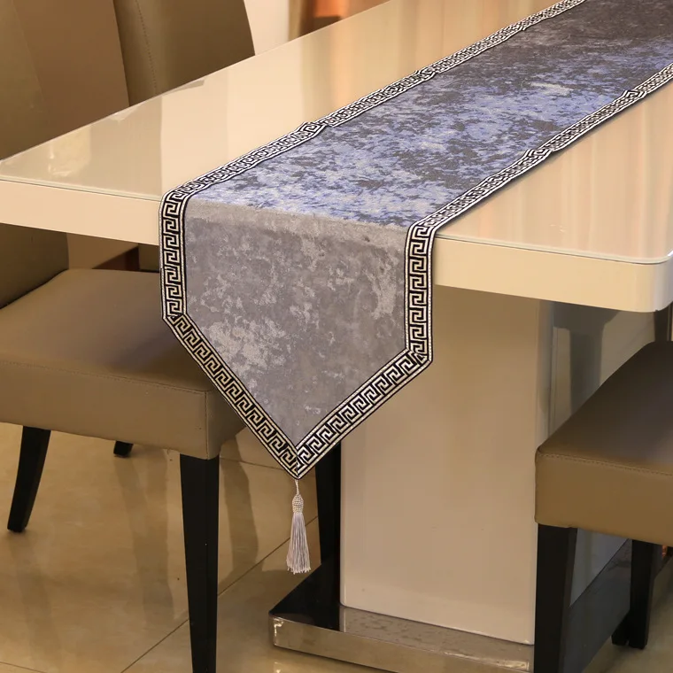New Chinese high-end tablecloth flag shoes cabinet cover cloth European velvet bed runner simple color table cloth