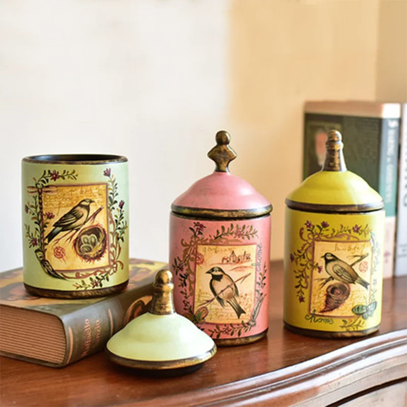 

American Country Retro Bird and Flower Decorative Jar Coloful Ceramic Candy Storage Tank Natural Scenery Bottle with Lid