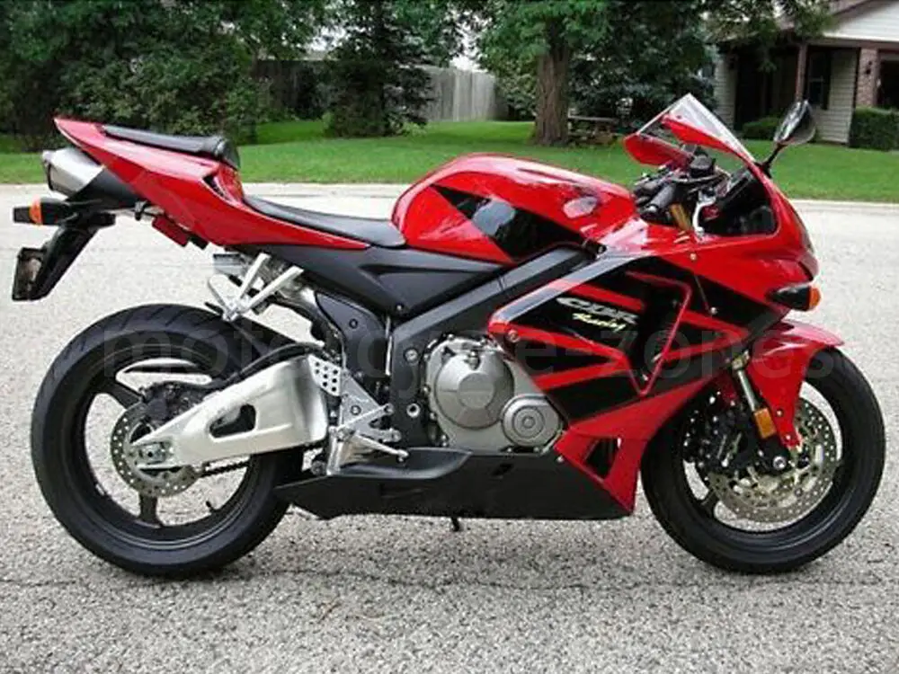 Мотоцикл Honda CBR 600 RR красный