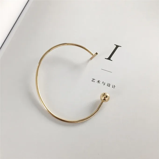 g (3)