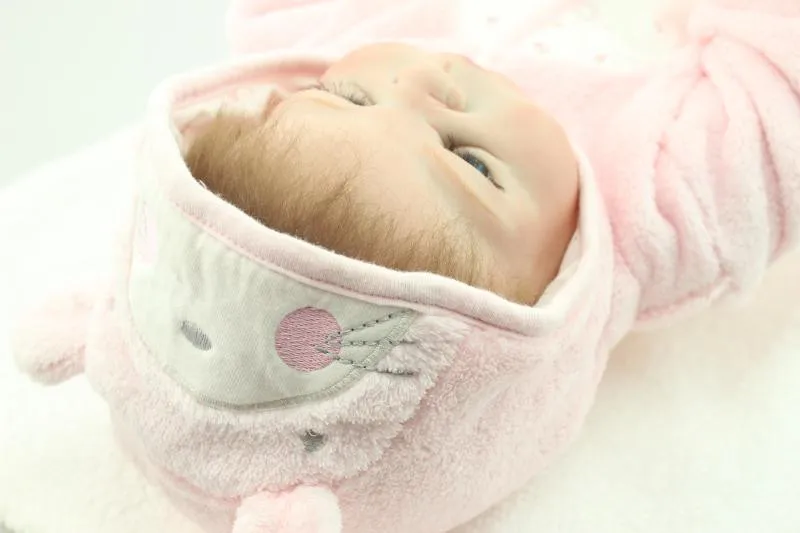 57 см Полный Силиконовые Винил средства ухода за кожей Reborn baby doll в красном цвете кожа девочка младенец получивший новую жизнь bonecas для детей