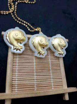 

Free delivery of natural jade and jade Dolphin Pendant represents love, men and women