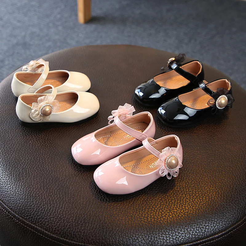 Spring 2019 New Children's wedding Shoes 1-2-3 Years Old Liang Pi pearl design cute flat shoes girls princess pink party Spring 2019 New Children's wedding Shoes 1-2-3 Years Old Liang Pi pearl design cute flat shoes girls princess pink party