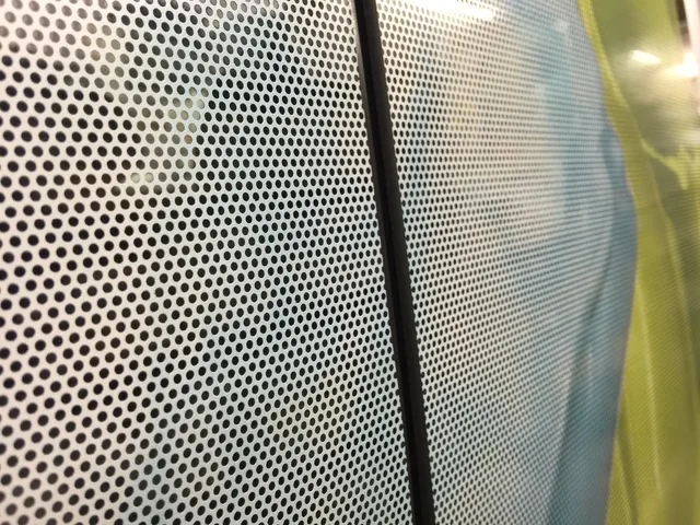 Top quality Self Adhesive PVC Material One Way Vision Vinyl Film For Eco sovent / Latex /UV ink Printing 4