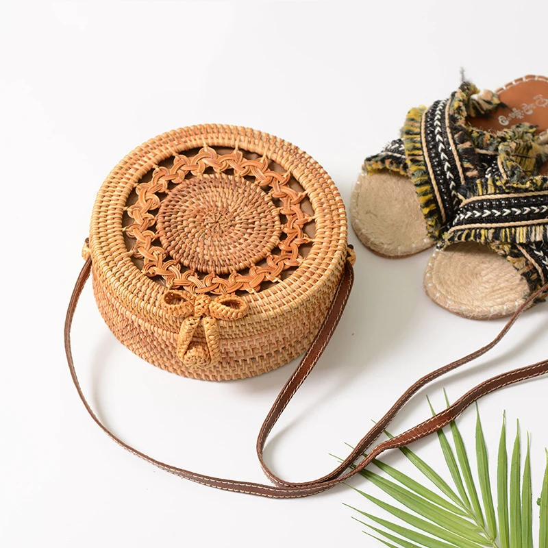 

Arsmundi Handmade Rattan Round Women Straw Bags Summer Beach Shoulder Bag Retro Bow Circle Bohemia Crossbody Handbag Bali Box