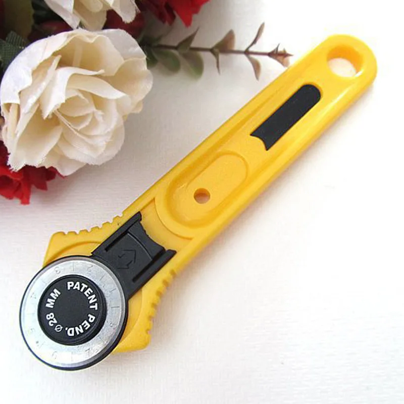 

DIY Sewing Accessories Cloth Rotary Cutter Patchwork Roller Wheel Round Knife Leather Paper Fabric Cutter Cutting Tool