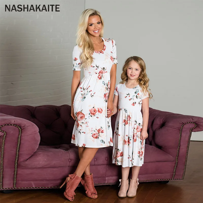 NASHAKAITE/платья для мамы и дочки; летнее платье до колена с короткими рукавами и цветочным принтом и карманами для мамы и дочки; одежда «Мама и я»