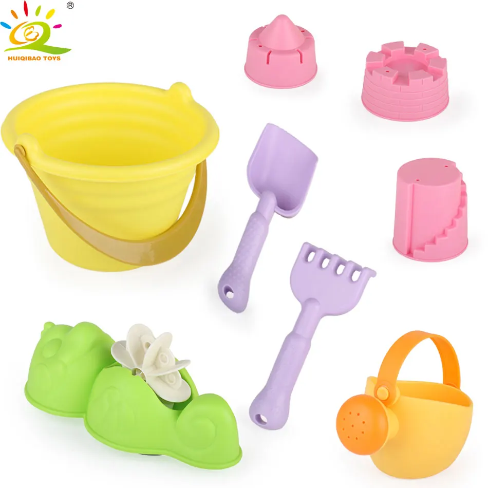 beach bucket with sprinkler