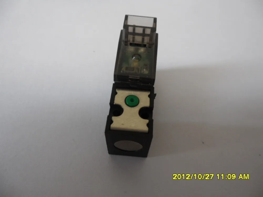 

Santoni Seamless Machine / Knitting Socks Machine Use 10 mm D4840090 Type Solenoid Valve