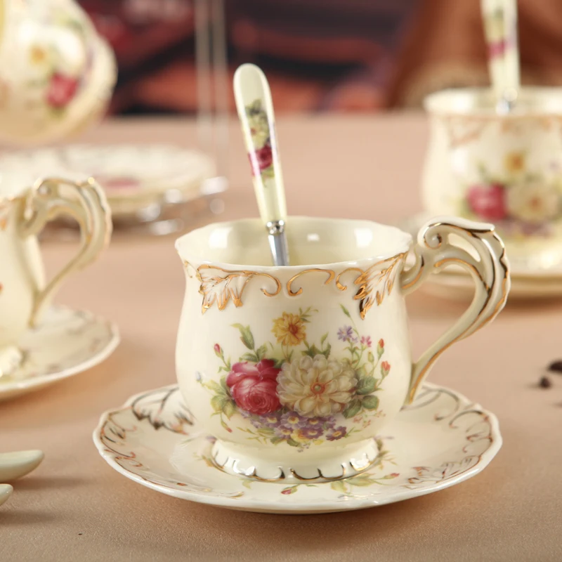 Европейский стиль, розовая керамическая кофейная чашка, блюдце, набор, креативный Корт, высококачественный костяной фарфор, английский послеобеденный чай, чашки, блюдо, ложка
