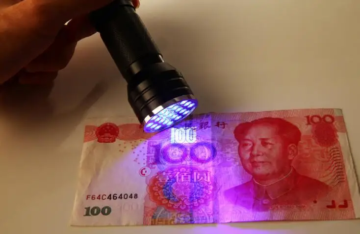 Violet LED Flashlight04