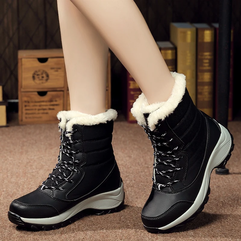 Женские зимние ботинки с высоким берцем; модная женская обувь на плоской подошве; очень теплые зимние ботинки из водонепроницаемого материала; женская обувь на плоской платформе; цвет черный, белый; плюш; 42